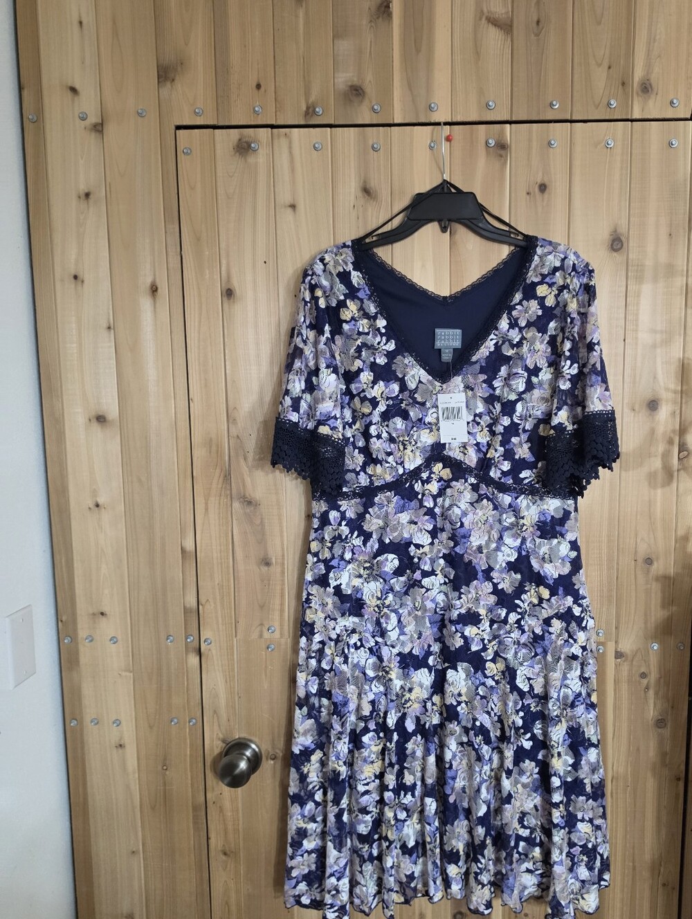 ✨ Exquisite Rabbit Rabbit Designs Floral Lace Dress - Picture 10 of 10